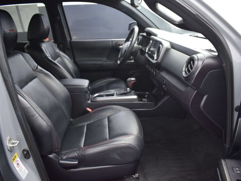 Used 2017 Toyota Tacoma TRD Pro AWD/4WD image 10