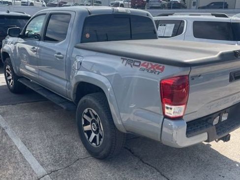 Used 2019 Toyota Tacoma TRD Sport AWD/4WD image 6