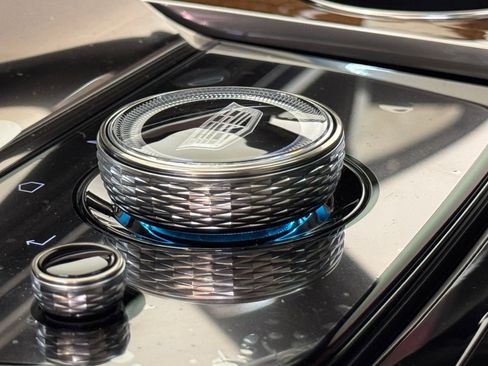 New 2025 Cadillac Escalade Sport Platinum w/ LPO, ONYX Package image 31