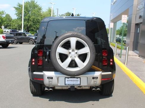 Used 2024 Land Rover Defender 110 SE image 7