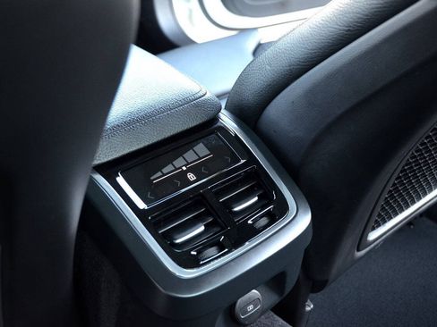 Used 2022 Volvo S60 B5 Inscription FWD image 16