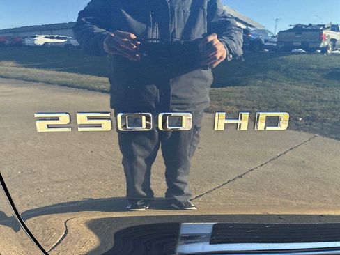 Used 2022 Chevrolet Silverado 2500 High Country image 30