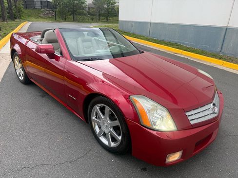 Used 2004 Cadillac XLR RWD image 14
