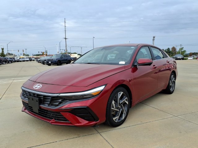 Certified 2024 Hyundai Elantra Limited FWD image 1