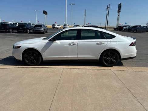 Used 2023 Honda Accord Sport image 8