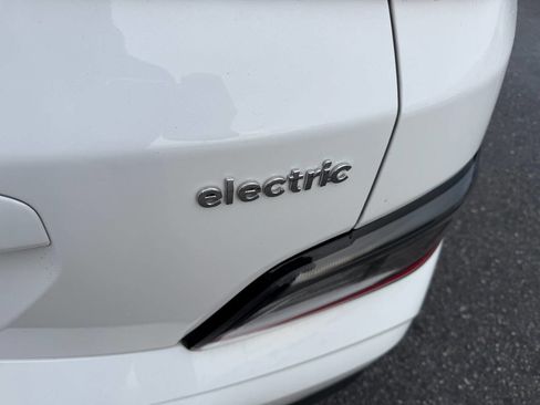 Used 2023 Hyundai Kona SE image 18