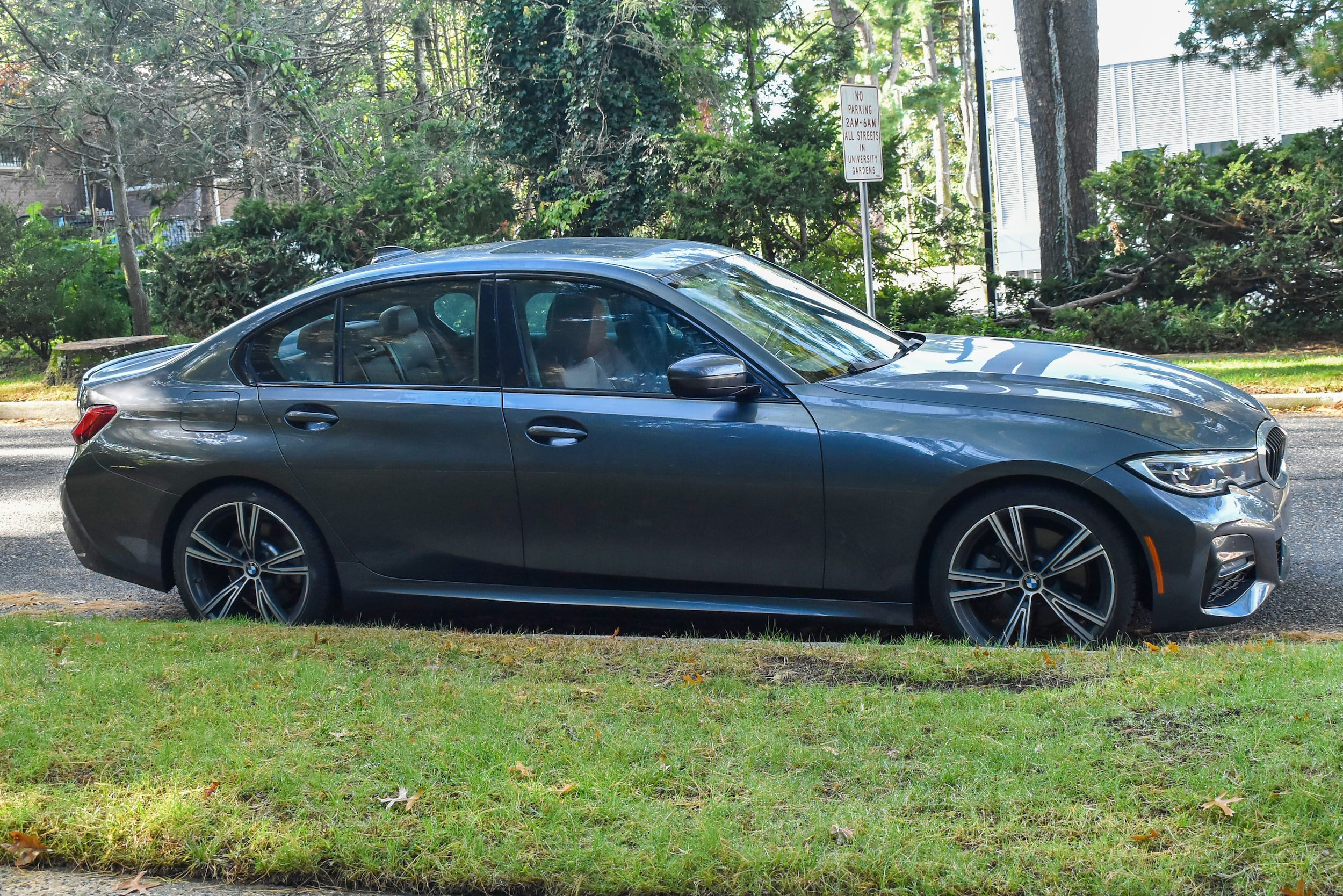 Used 2022 BMW 330i Sedan w/ M Sport Package RWD image 12
