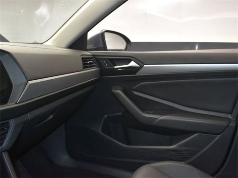 Used 2019 Volkswagen Jetta R-Line image 23