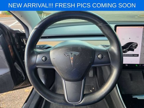 Used 2018 Tesla Model 3 Mid Range RWD image 12