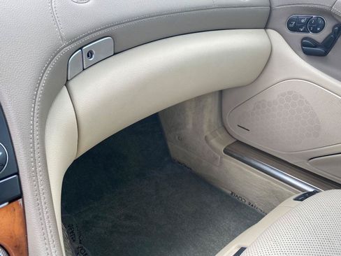 Used 2009 Mercedes-Benz SL 550 w/ Premium I Pkg image 33