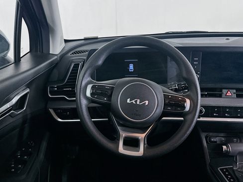 Used 2024 Kia Sportage LX image 17