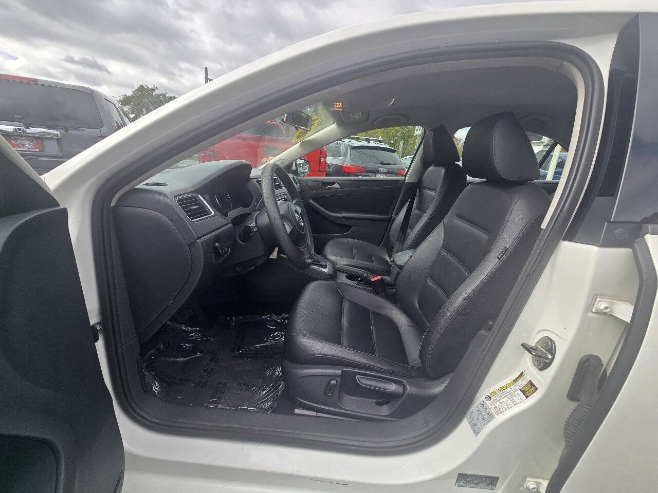 Used 2014 Volkswagen Jetta SE FWD image 15