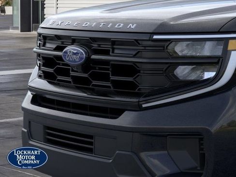 New 2025 Ford Expedition Active image 47