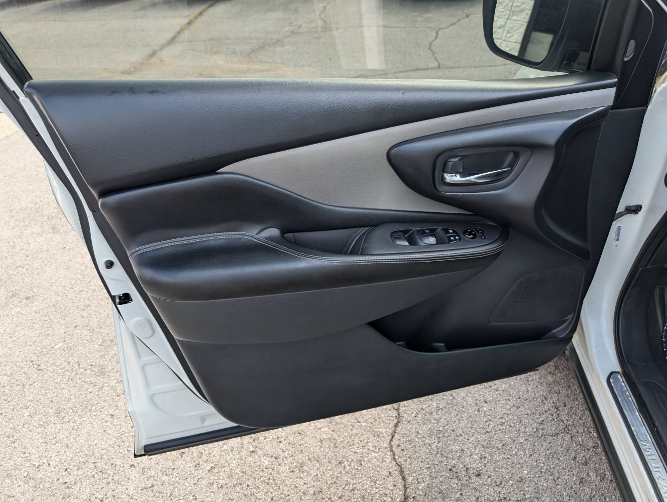 Used 2019 Nissan Murano SV w/ Premium Package AWD/4WD image 11