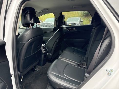 Used 2023 Kia Sportage EX image 18