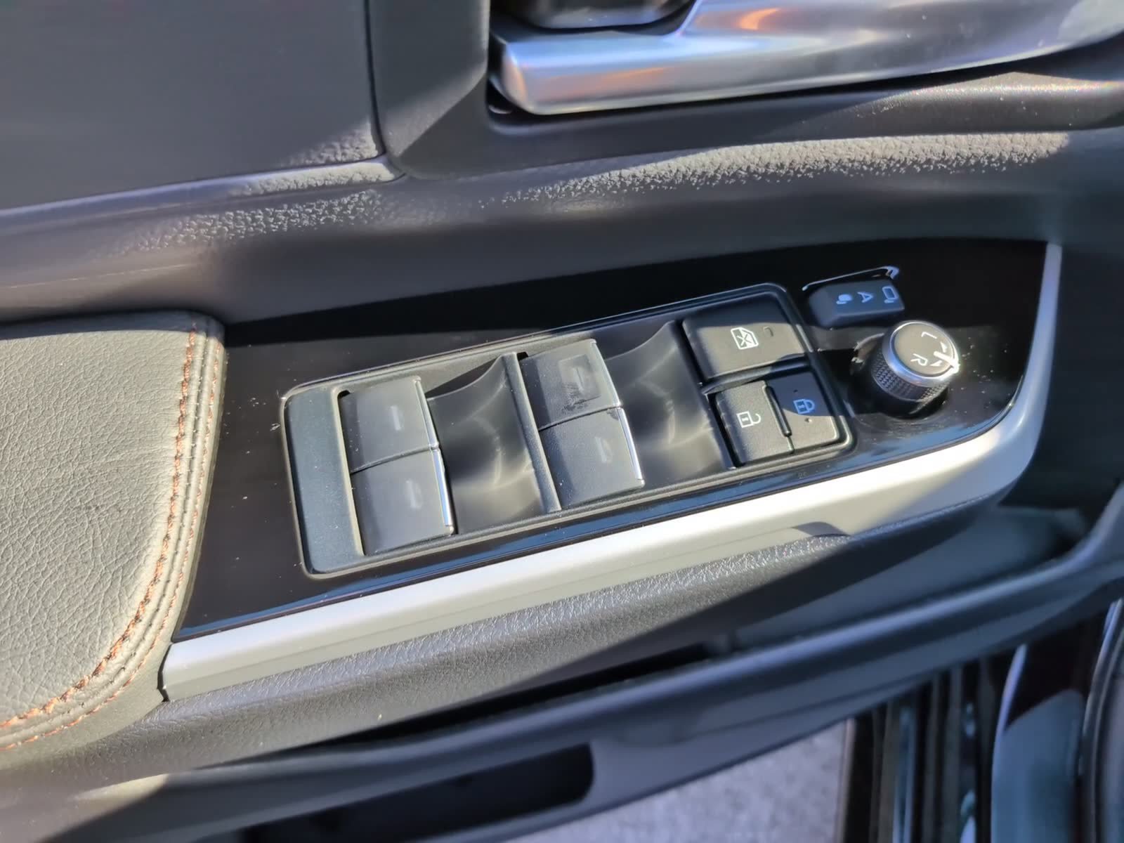 New 2026 Toyota Sienna Platinum AWD/4WD image 13