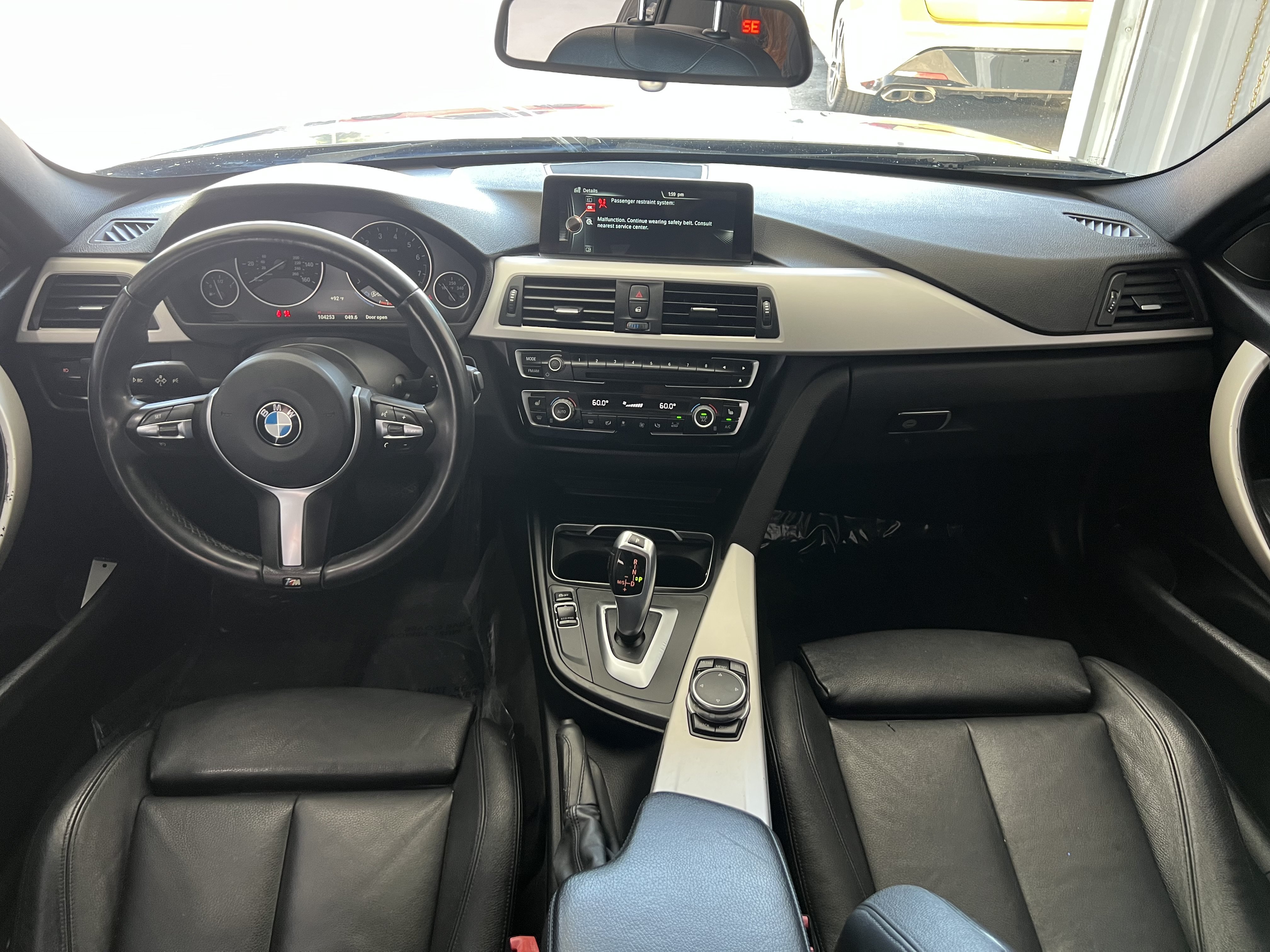 Used 2016 BMW 320i Sedan RWD image 18