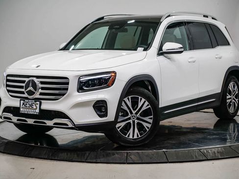 Used 2026 Mercedes-Benz GLB 250 image 1