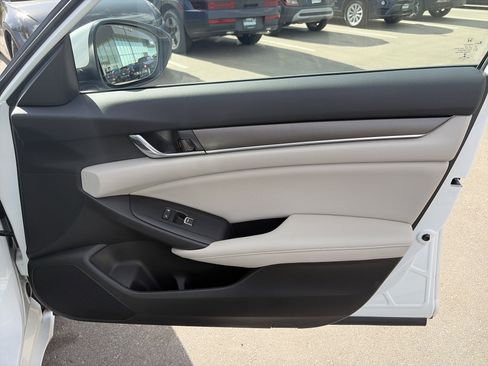 Used 2021 Honda Accord Hybrid image 27