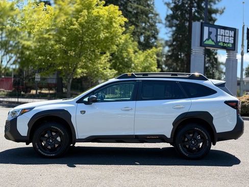 Used 2025 Subaru Outback Wilderness AWD/4WD image 2