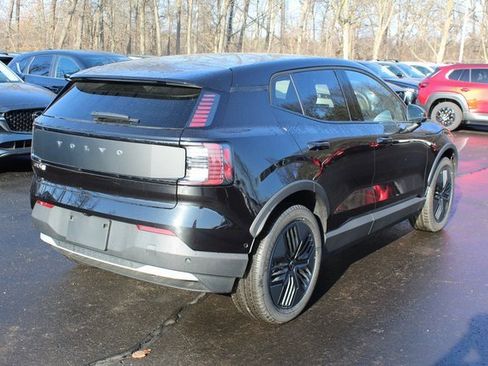 New 2026 Volvo EX30 Cross Country Ultra image 3