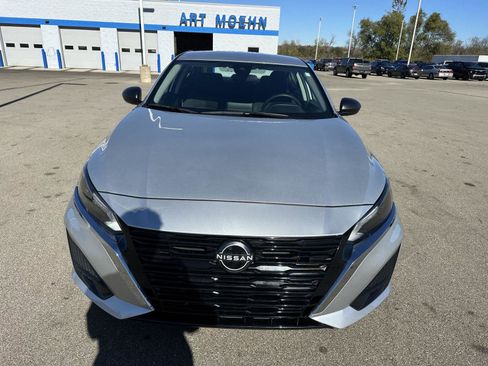 Used 2024 Nissan Altima 2.5 SV image 12