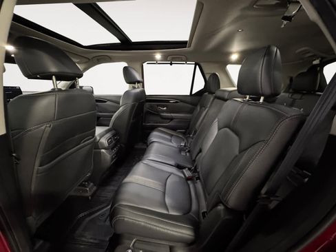 Used 2024 Honda Pilot Touring image 17