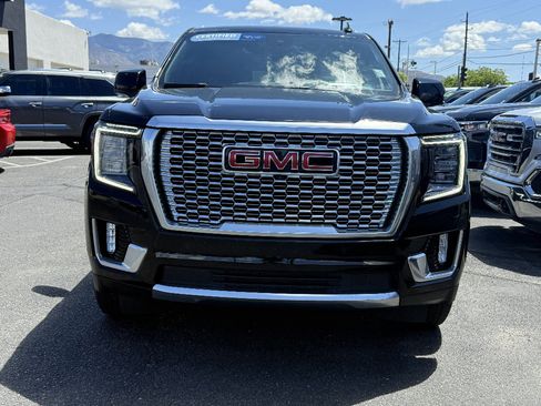 Used 2023 GMC Yukon XL Denali AWD/4WD image 3