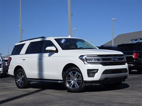 Certified 2022 Ford Expedition XLT image 2