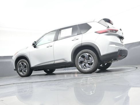 Used 2025 Nissan Rogue SV FWD image 46