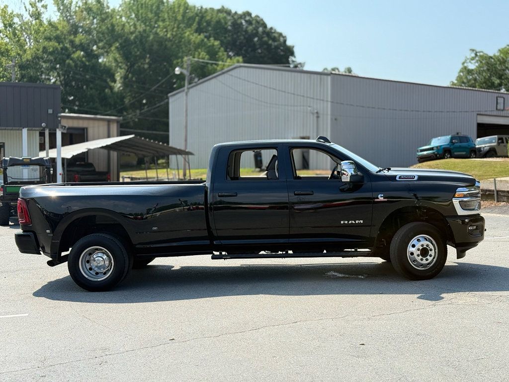 Used 2025 RAM 3500 Laramie AWD/4WD image 7