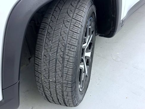 Certified 2025 Jeep Compass Limited AWD/4WD image 24