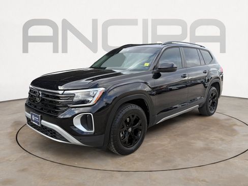 Certified 2024 Volkswagen Atlas Peak Edition SE AWD/4WD image 6