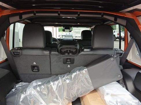 New 2025 Jeep Wrangler Unlimited Rubicon 392 image 23