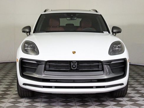 Certified 2026 Porsche Macan Turbo image 10