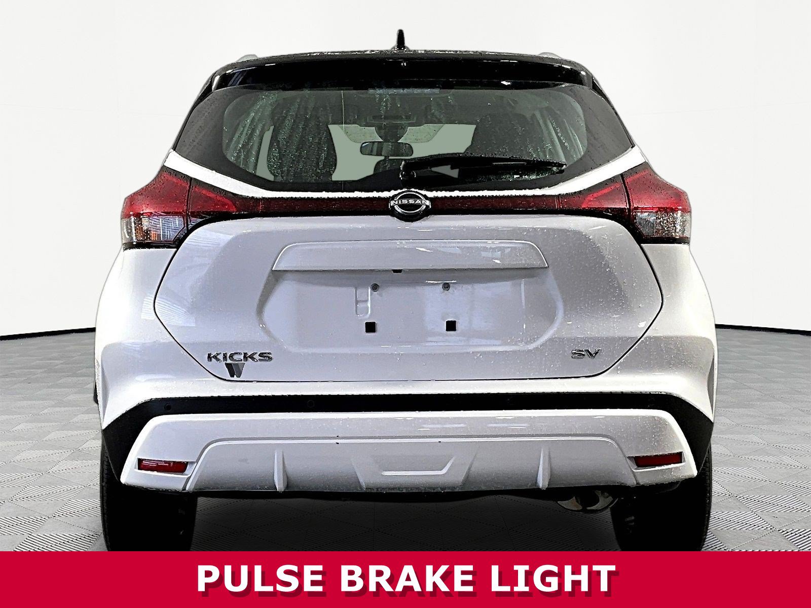 Used 2023 Nissan Kicks SV FWD image 5