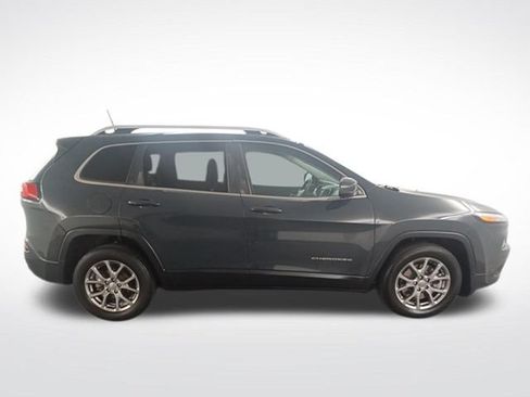 Used 2018 Jeep Cherokee Latitude Plus FWD image 10