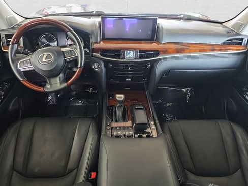 Used 2018 Lexus LX 570 4WD w/ Luxury Package image 9