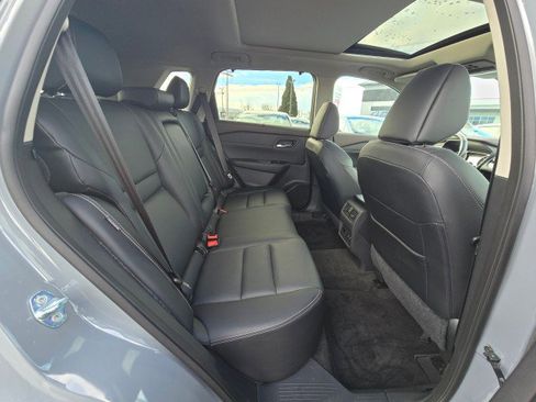 Used 2023 Nissan Rogue SL w/ SL Premium Package image 15