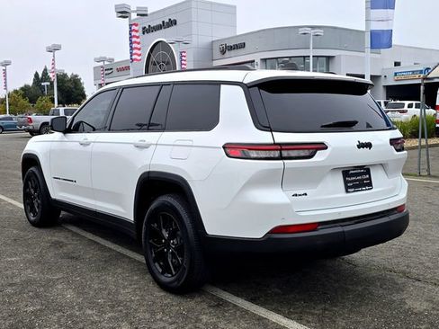 Certified 2024 Jeep Grand Cherokee L Altitude image 6