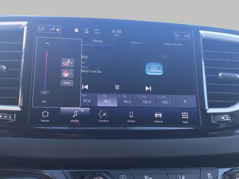 Used 2024 Chrysler Pacifica Touring-L FWD image 34
