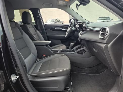 Used 2025 Chevrolet TrailBlazer LT AWD/4WD image 26