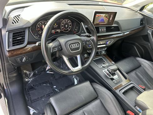 Used 2018 Audi Q5 2.0T Premium Plus w/ Premium Plus Package image 2