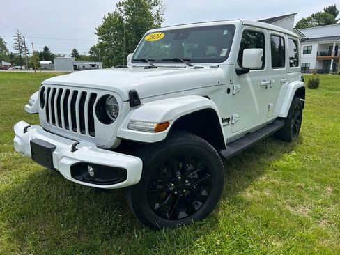 Used 2021 Jeep Wrangler Unlimited Sahara AWD/4WD image 8