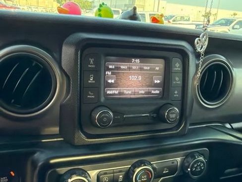 Used 2021 Jeep Wrangler Unlimited Sport AWD/4WD image 18