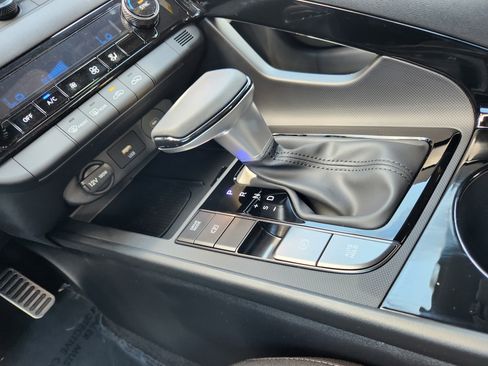 New 2025 Hyundai Elantra SEL image 12