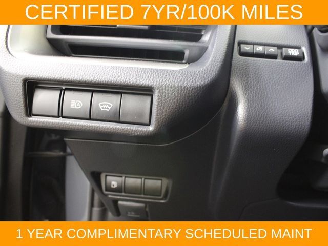 Used 2025 Toyota Prius LE FWD image 17
