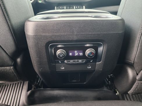 Used 2023 Chevrolet Tahoe Z71 w/ Off-Road Capability Package image 17