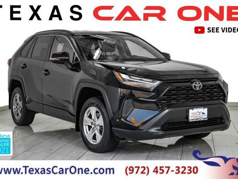 Used 2022 Toyota RAV4 XLE image 1