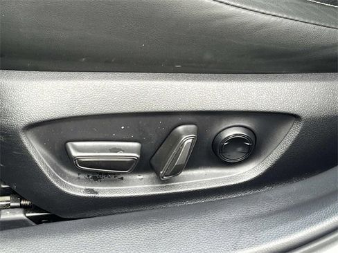 Used 2025 Toyota Prius XLE image 22